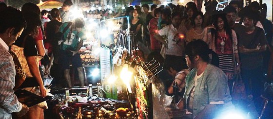 800px-ChiangMaiNightMarket